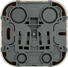 розетка 1-местная Legrand 782241 Quteo с з/к слоновая кость - вид с тыльной стороны