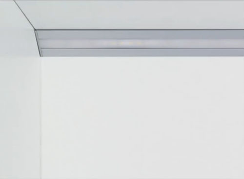 Профиль с экраном угловой 23,5*11*2000мм Gauss крепеж+заглушки