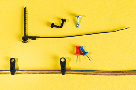 купить Хомут 150*3,6мм пластик черный под винт Rexant  в Иванове Хомут 150*3,6мм пластик черный под винт Rexant