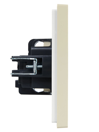 Фортепиано ваниль розетка скрытая 1-мест заземление IP20 