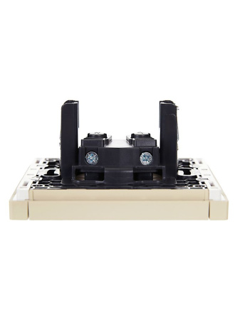 купить Фортепиано ваниль розетка скрытая 1-мест IP20  в Иванове Фортепиано ваниль розетка скрытая 1-мест IP20