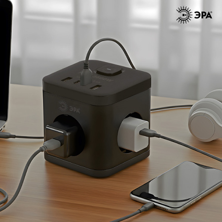 Удлинитель 3-мест 1,5м ПВС 3*1,5 черный 4*USB ЭРА  Куб (2А+2С)