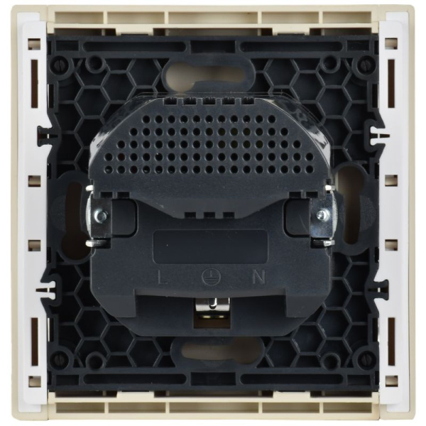 Фортепиано ваниль розетка скрытая 1-мест заземление шторки USB IP20 