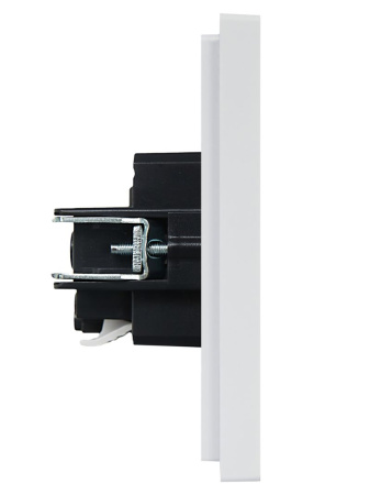 Фортепиано белый розетка скрытая 1-мест заземление быстрозажим. клем. IP20 