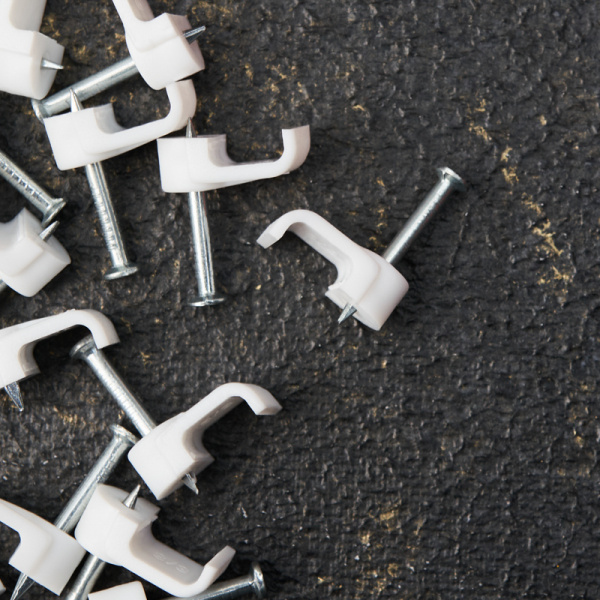 купить Скоба прямоугольная 8мм пластик Rexant 50шт в Иванове Скоба прямоугольная 8мм пластик Rexant 50шт