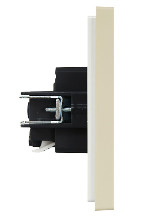 купить Фортепиано ваниль розетка скрытая 1-мест з/к шторки быстрозажим. клем. IP20  в Иванове Фортепиано ваниль розетка скрытая 1-мест з/к шторки быстрозажим. клем. IP20